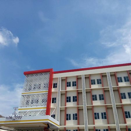 ホテル ナイト アンド デイ バタム ジョドー スクエア Batam エクステリア 写真