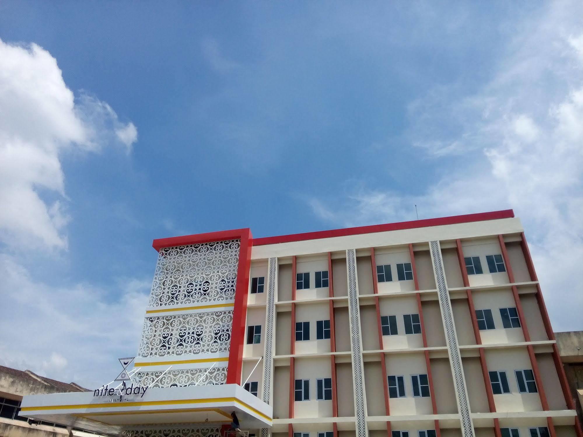ホテル ナイト アンド デイ バタム ジョドー スクエア Batam エクステリア 写真